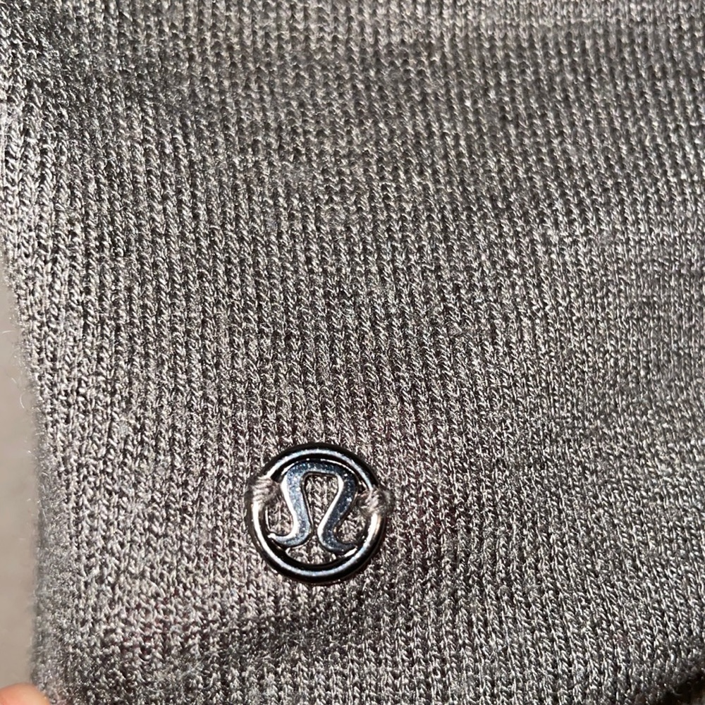 Lululemon Olive color Crew Sweater with metal Logo. & Thumbholes